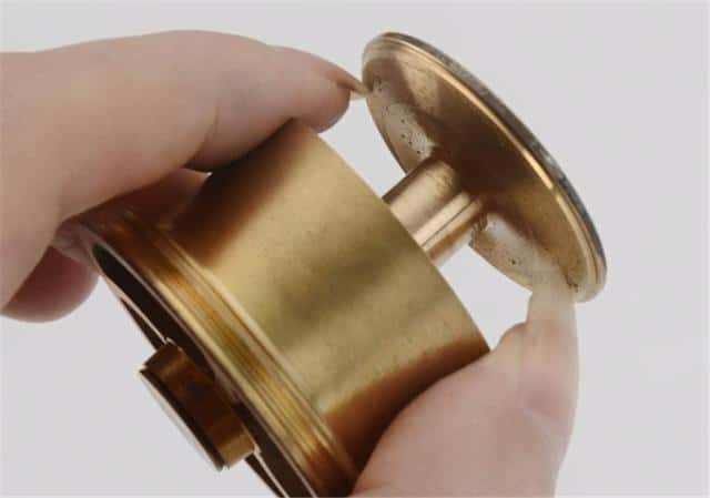 做到这2点就能彻底清除（为什么厕所有小飞虫什么原因）