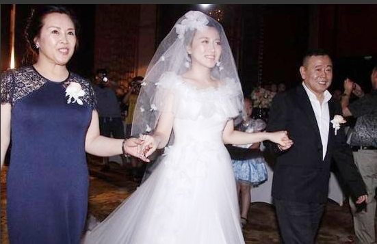 女儿潘阳出嫁后，潘长江曾被“亲情空巢综合征”撞了一下腰