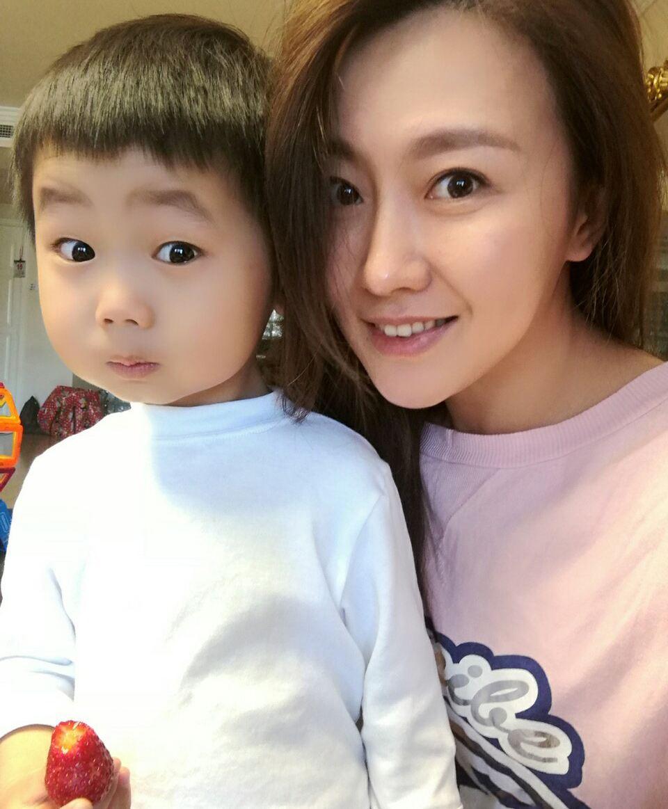 女儿潘阳出嫁后，潘长江曾被“亲情空巢综合征”撞了一下腰