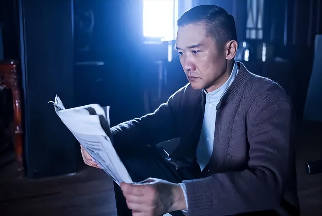 离婚后忍不住流泪，想儿子想得睡不着，如今53岁的黄志忠仍单身