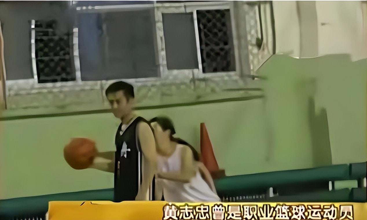 离婚后忍不住流泪，想儿子想得睡不着，如今53岁的黄志忠仍单身