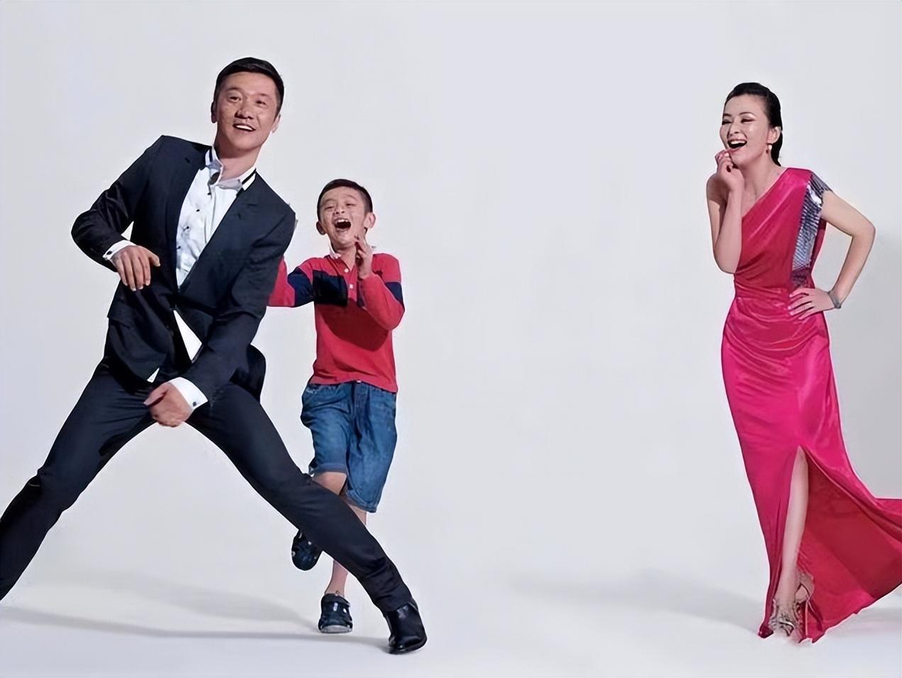 离婚后忍不住流泪，想儿子想得睡不着，如今53岁的黄志忠仍单身