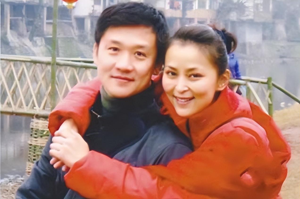 离婚后忍不住流泪，想儿子想得睡不着，如今53岁的黄志忠仍单身