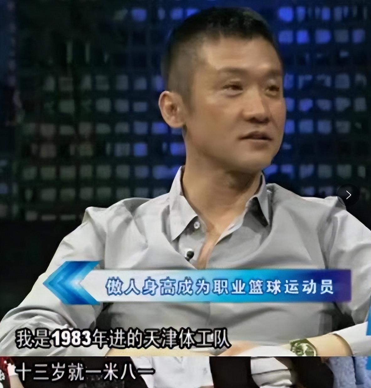 离婚后忍不住流泪，想儿子想得睡不着，如今53岁的黄志忠仍单身