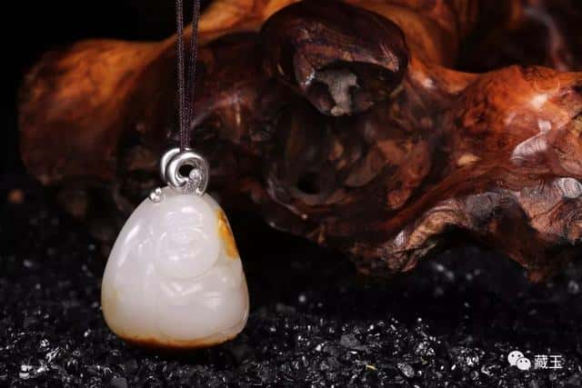 女戴佛有什么用（女性长期戴佛像的好处）