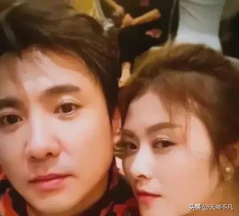 沈腾妻子发福严重，半夜带着孩子聚餐，两人的婚姻依然稳固