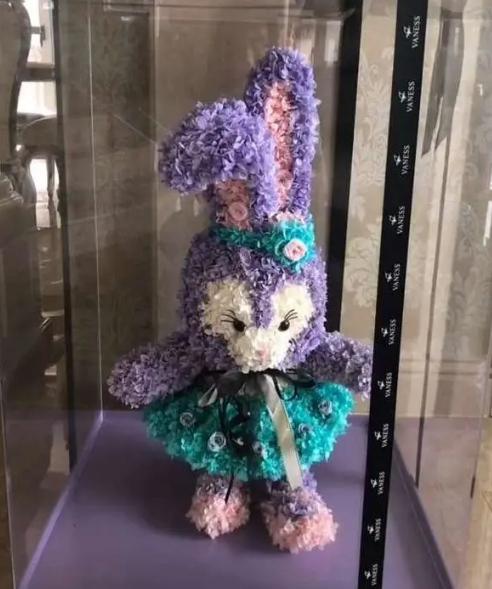 林丹罕见与谢杏芳秀恩爱，为妻庆生送奢华大礼，别墅内景曝光