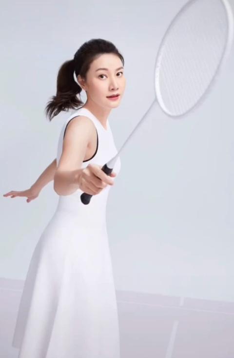 林丹罕见与谢杏芳秀恩爱，为妻庆生送奢华大礼，别墅内景曝光