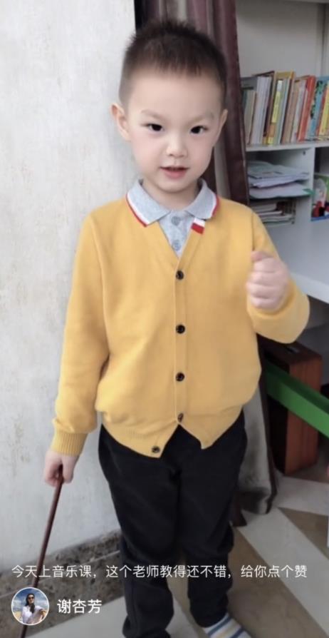 林丹罕见与谢杏芳秀恩爱，为妻庆生送奢华大礼，别墅内景曝光