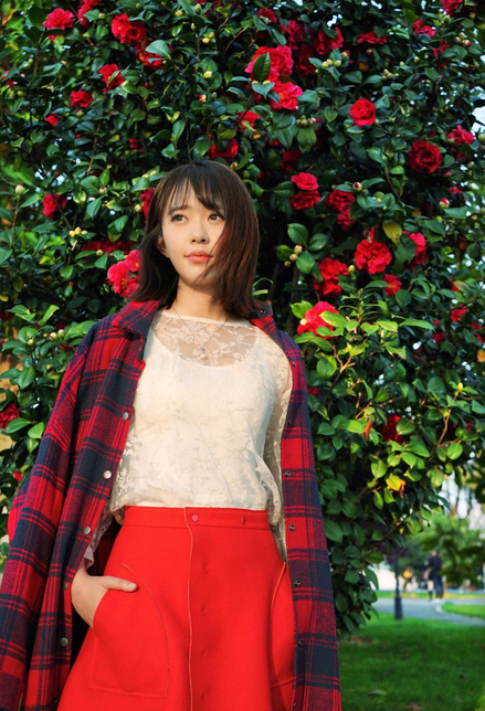 出道即有芒果台撑腰，曾与李易峰组队探险，今为“双陈恋”见证者