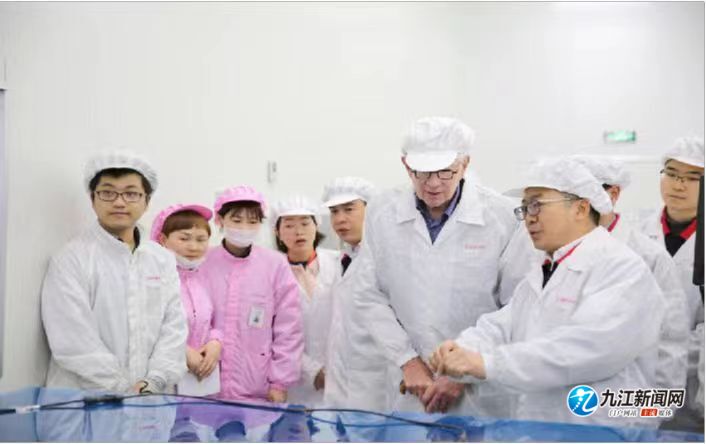 「最美科技工作者」潘锦功和他的光电玻璃梦