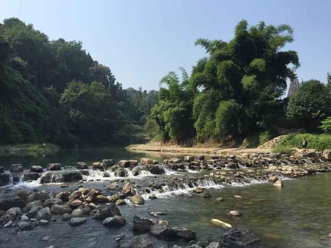 1、夷昌河风景区