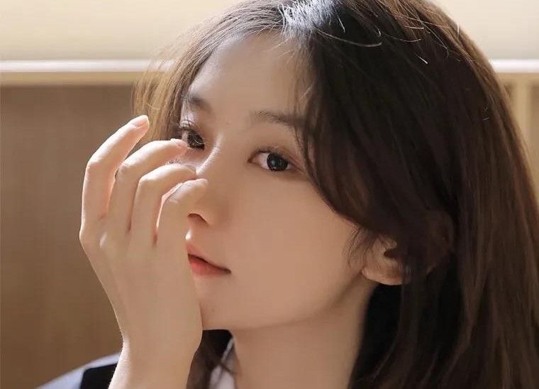 和女生聊天怎么不尬聊（聊了一个月感觉慢慢没话题了）