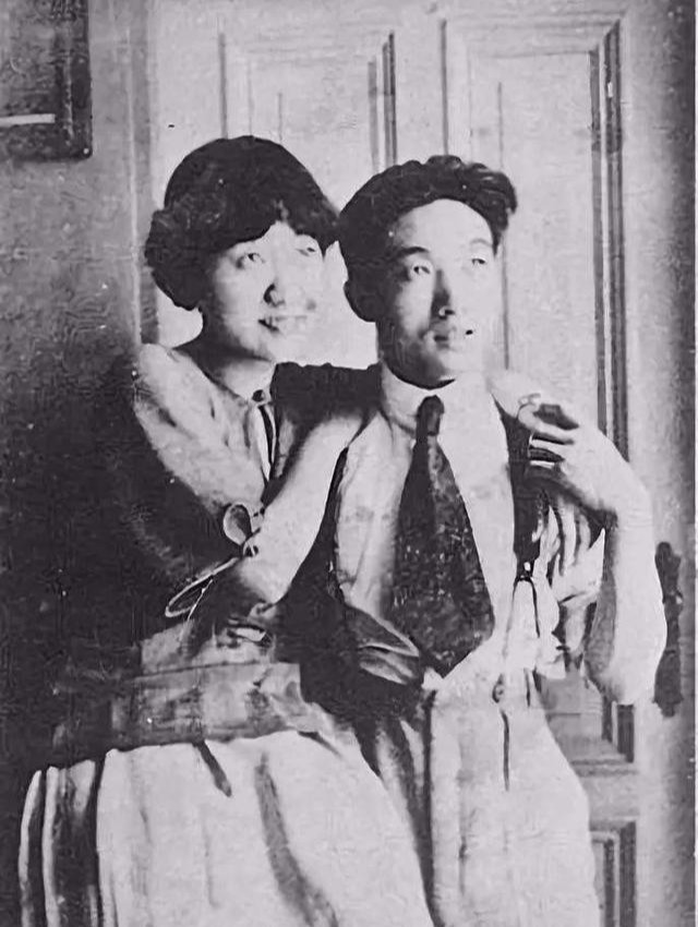 民国大师徐悲鸿58岁因病逝世，留下4个子女，后来如何？