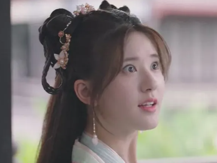 赵露思营销翻车！连续2年在9月18日上热搜，网友质问其居心何在