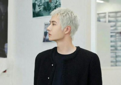 ​王一博戴假发和异性看演唱会？粉丝团：是编撰臆想的不实传闻