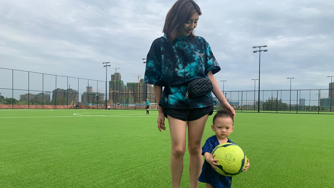 体操女神周捷，身材比例完美，老公是“矮个子”奥运会五金王