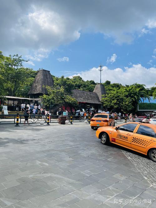 3.从景区大门（离游览区入口不远）乘坐公共交通工具或自驾车可以直达景区大门（需到码头候车）。