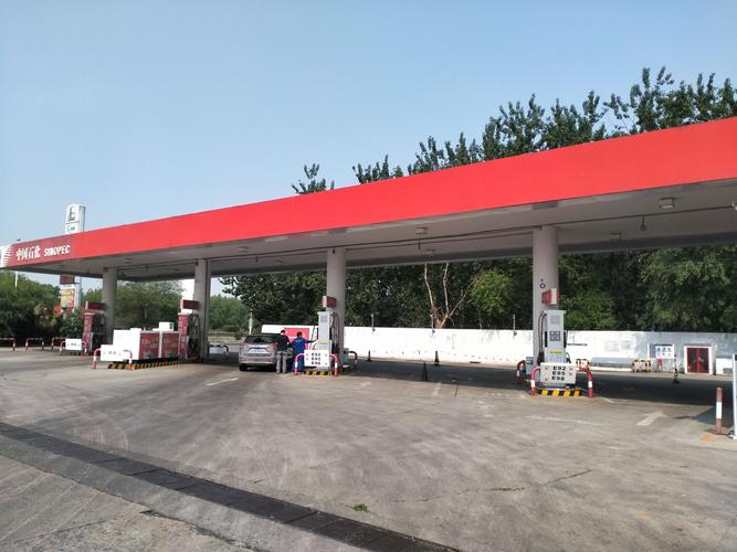 3、虽然海拔高,但有专门的行车服务区(加油站),全程可以提供热水和食物;