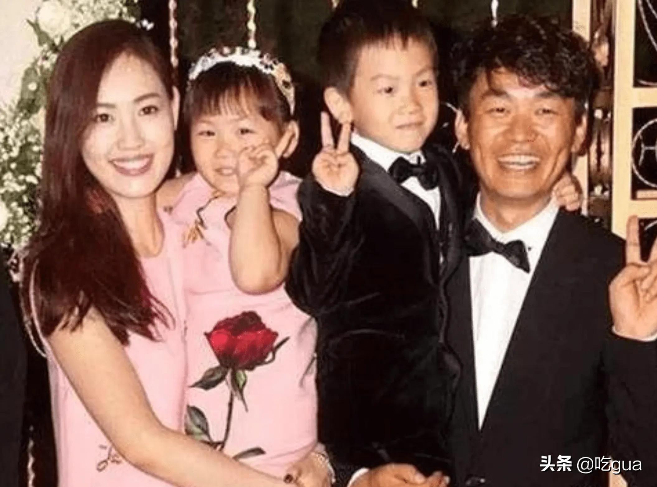 王宝强离婚钱被卷走  ，仍不忘借钱交税？