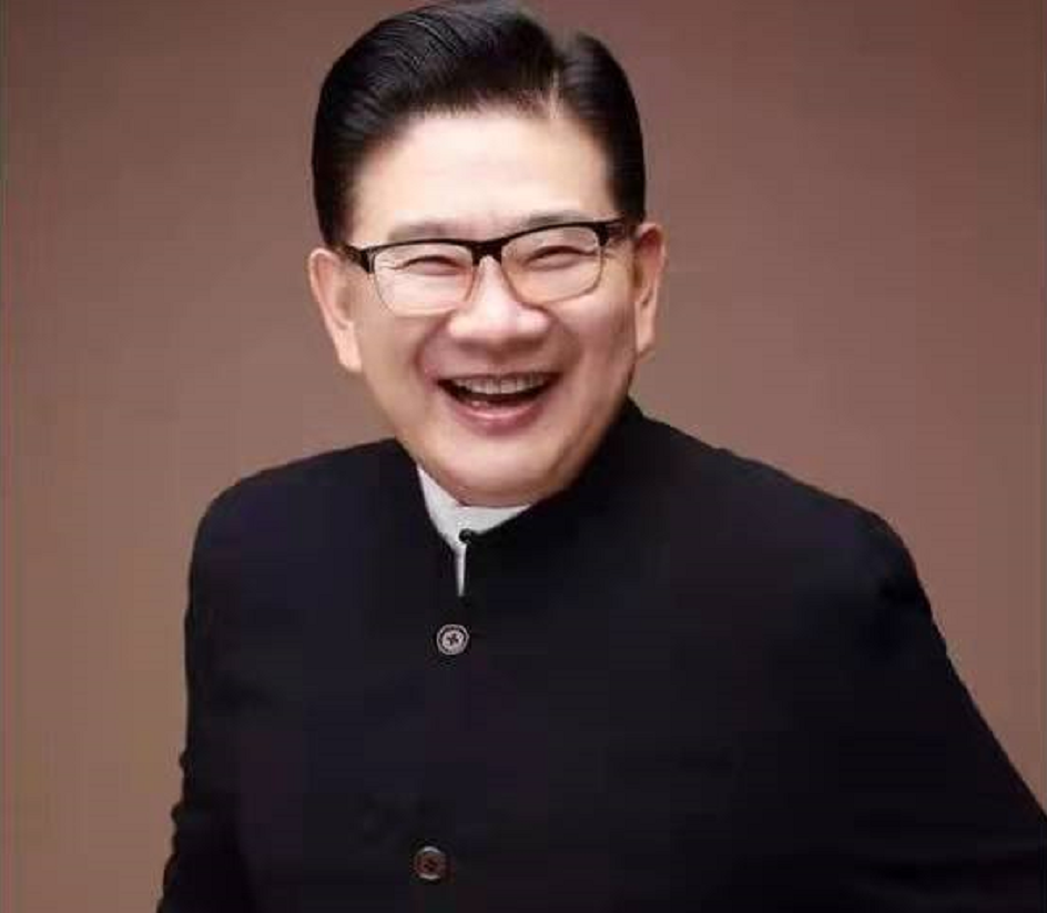 唐嫣跨界主持东方台春晚！与好闺蜜王冠同台，一哥曹可凡坐镇