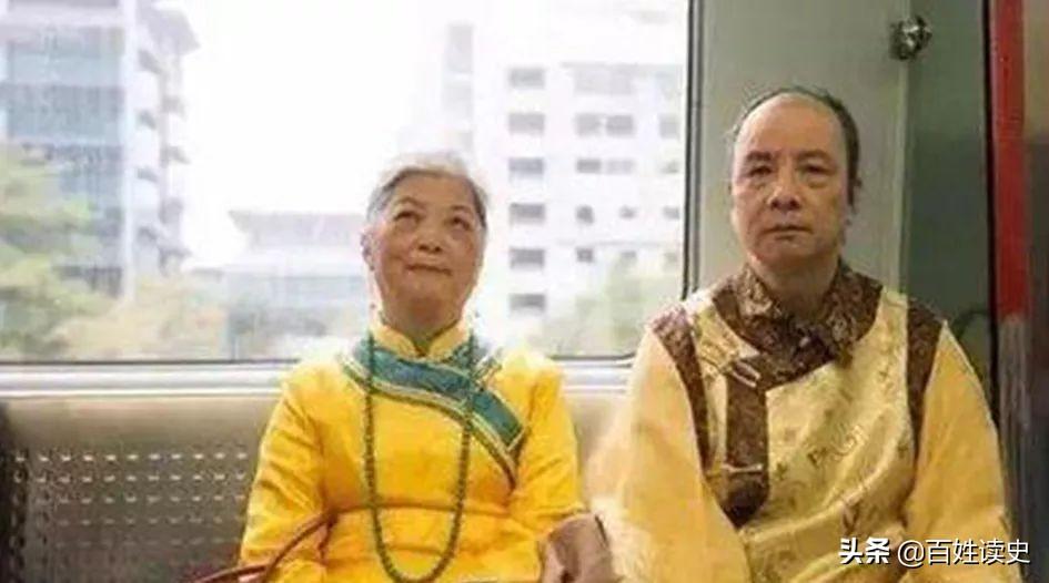 爱新觉罗后人现在姓什么(爱新觉罗后人现状)