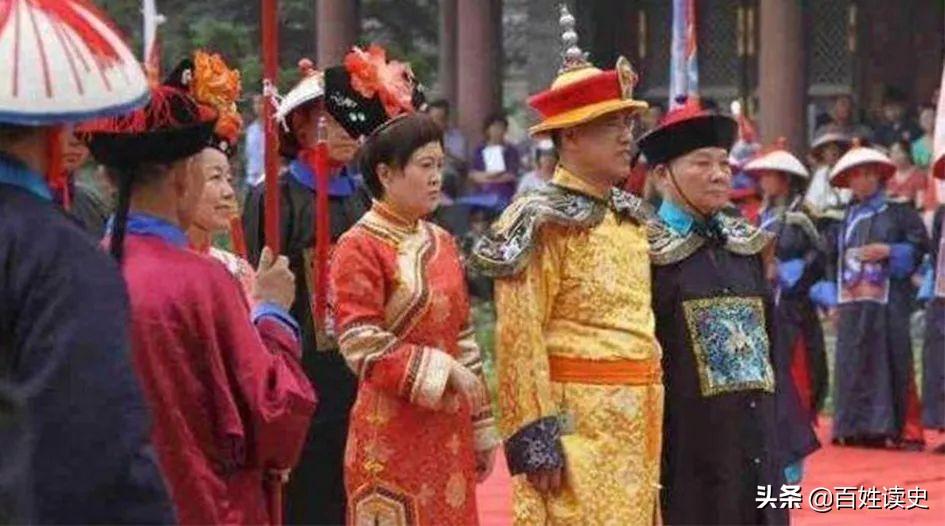 爱新觉罗后人现在姓什么(爱新觉罗后人现状)