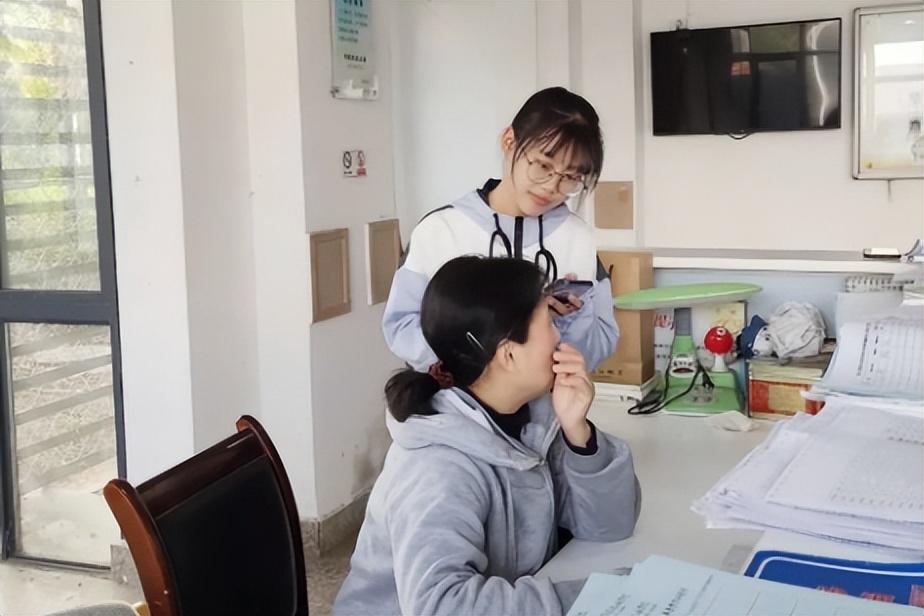 宿管阿姨工作职责和工作内容(宿管阿姨工作累不累)