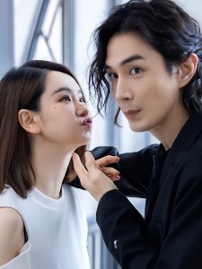 ​戚薇怀二胎直播，曝体重暴涨20斤远超李承铉，看到体重秤连说害怕