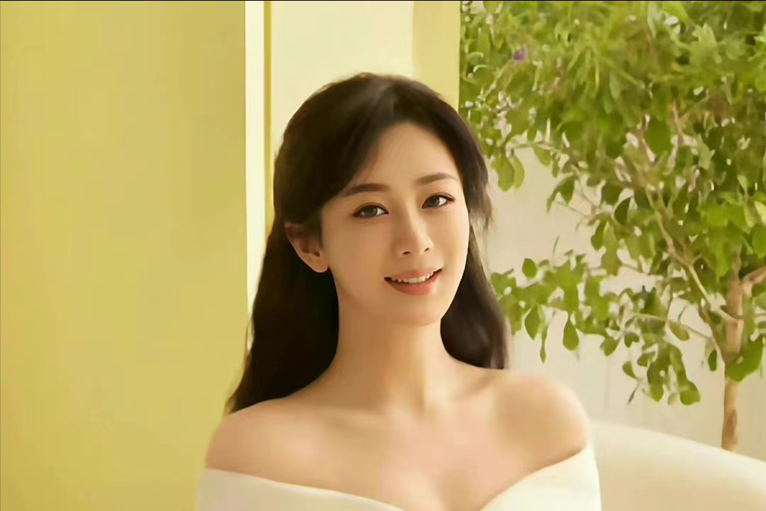 恋情被爆杨紫欣然承认，迪丽热巴却选择逃避