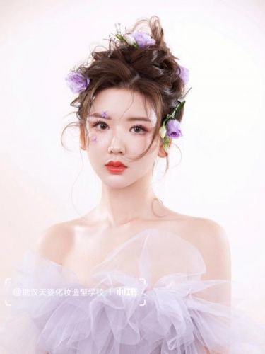 化妆培训班学费多少钱(化妆培训班有用吗)-第1张图片-