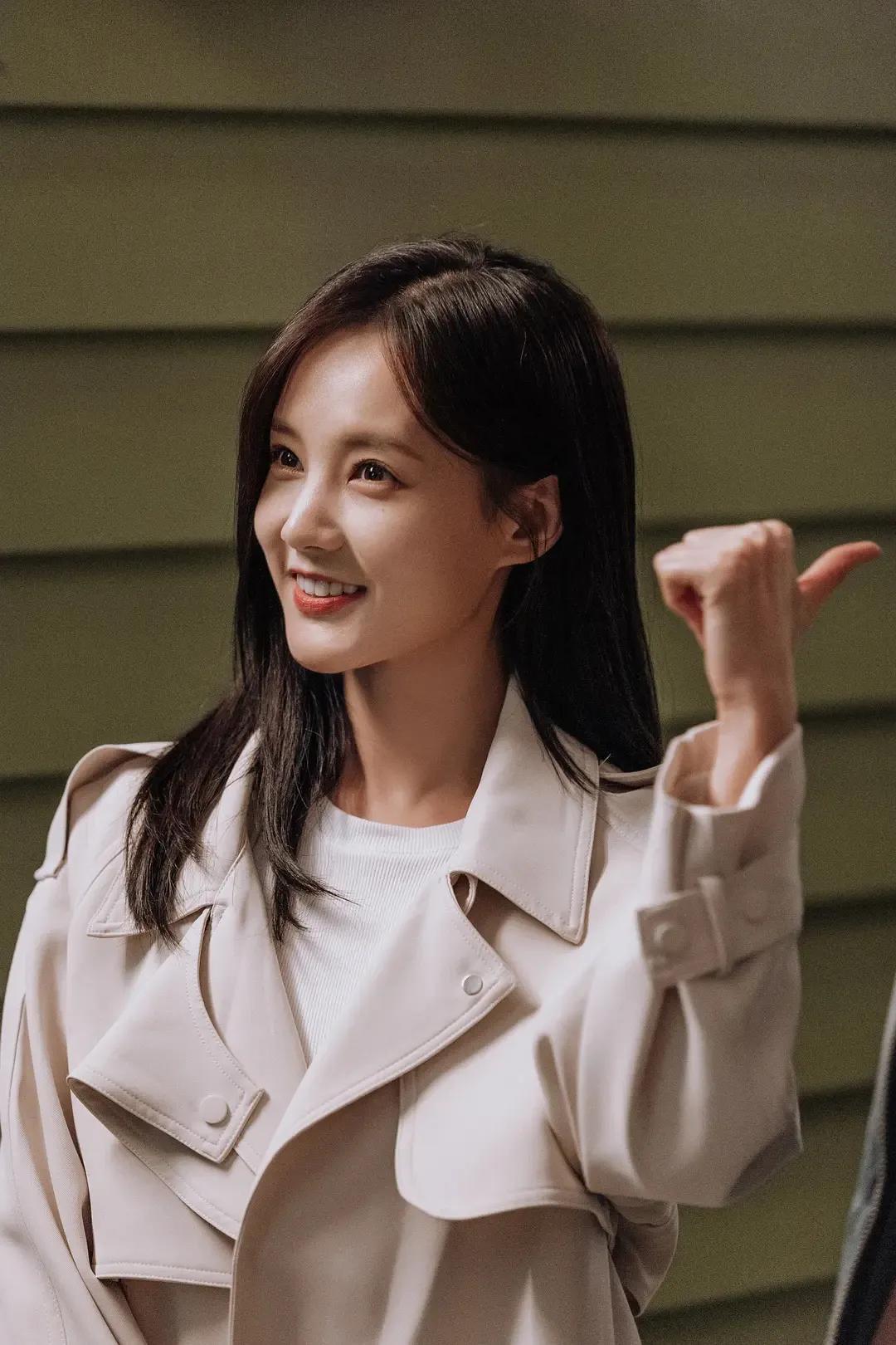 饰演《狂飙》女主走红，不顾腰伤吊威亚，李一桐颜值，演技超赞