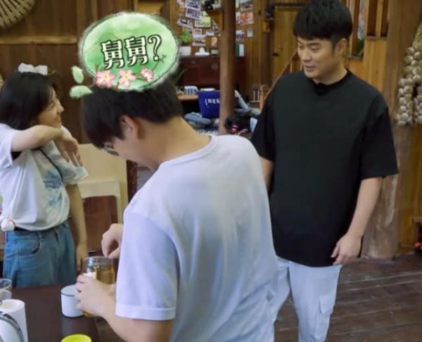 叫张子枫太生疏，叫妹妹不符合辈分，陈赫对张子枫的称呼很温馨