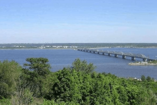 欧洲最长的河流是什么河(注入什么海)