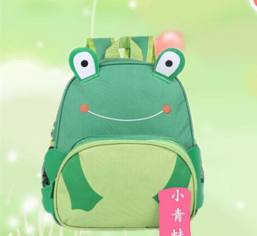 3、然后点击右上角的青蛙背包，注意哦，青蛙要把青蛙背包拿出来哦；