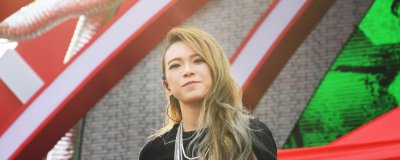 ​张芸京为什么是男声 张芸京嗓子怎么变音了