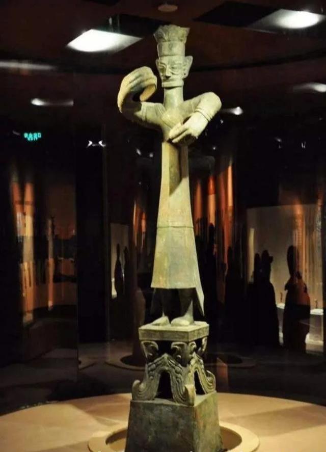 三星堆挖掘诡异事件-三星堆背后有什么恐怖秘密（三星堆最吓人的图片）