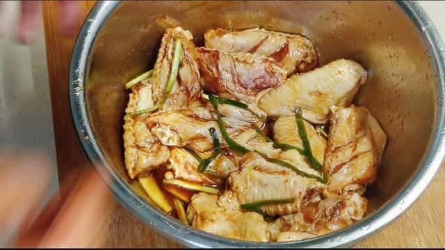 面包糠挂不上去（面包糠裹上不掉的窍门）