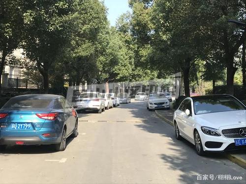 3.有专门的停车场