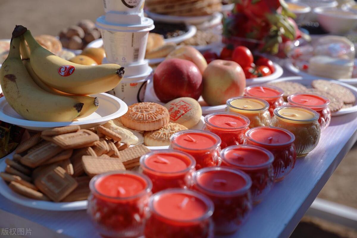 供品一般放几个(贡品放几个有讲究吗)