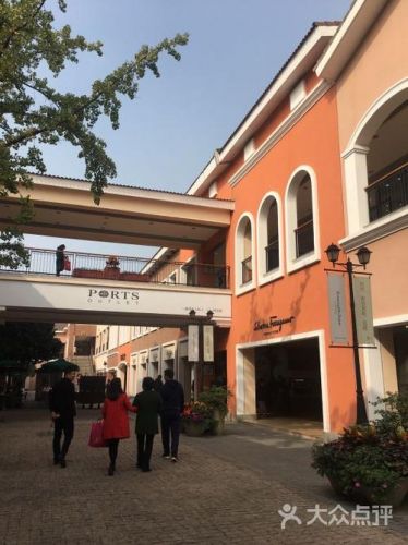 奥特莱斯成都有几个店(奥特莱斯成都几点关门)-第1张图片-