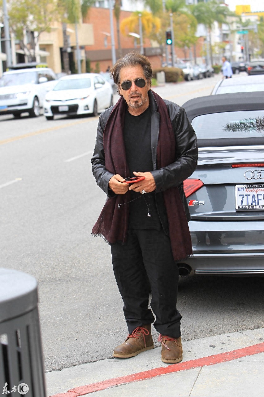 男人的圣经《教父》里冷酷英俊的麦克柯里昂，他这些年经历了什么