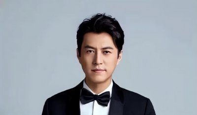 ​靳东个人资料 简介(靳东真实身份遭曝光，原来演员只是副业，父亲的身份让人想