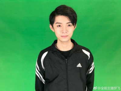 ​王者荣耀最帅的男主播梦飞 网友：这样的颜值可以出道了！