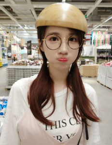 ​主播轩子巨2兔黑料曝光：台前幕后的两面人 私生活混乱人设崩塌