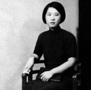 ​1990年，89岁的徐向前去世前喃喃自语：训宣，我来了……