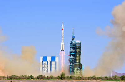 ​宇航员在外太空如何生活？揭秘宇航员在太空的衣食住行