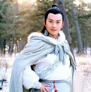 ​甄锡个人资料简介：曾是模特冠军，嫁给黄海冰甘当贤妻良母，5年生一双儿女很