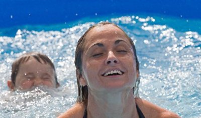 ​女人每天游泳半小时，30天后，身体会发生哪些变化？