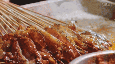 ​东北烧烤必点三样 ，别的地方想吃也不太会烤，确实香